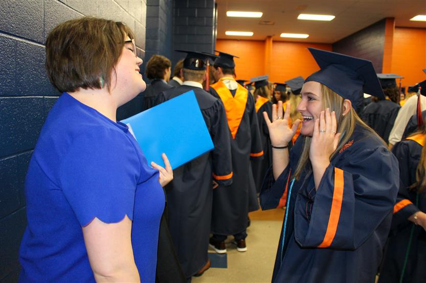 Seniors graduate from Summit High